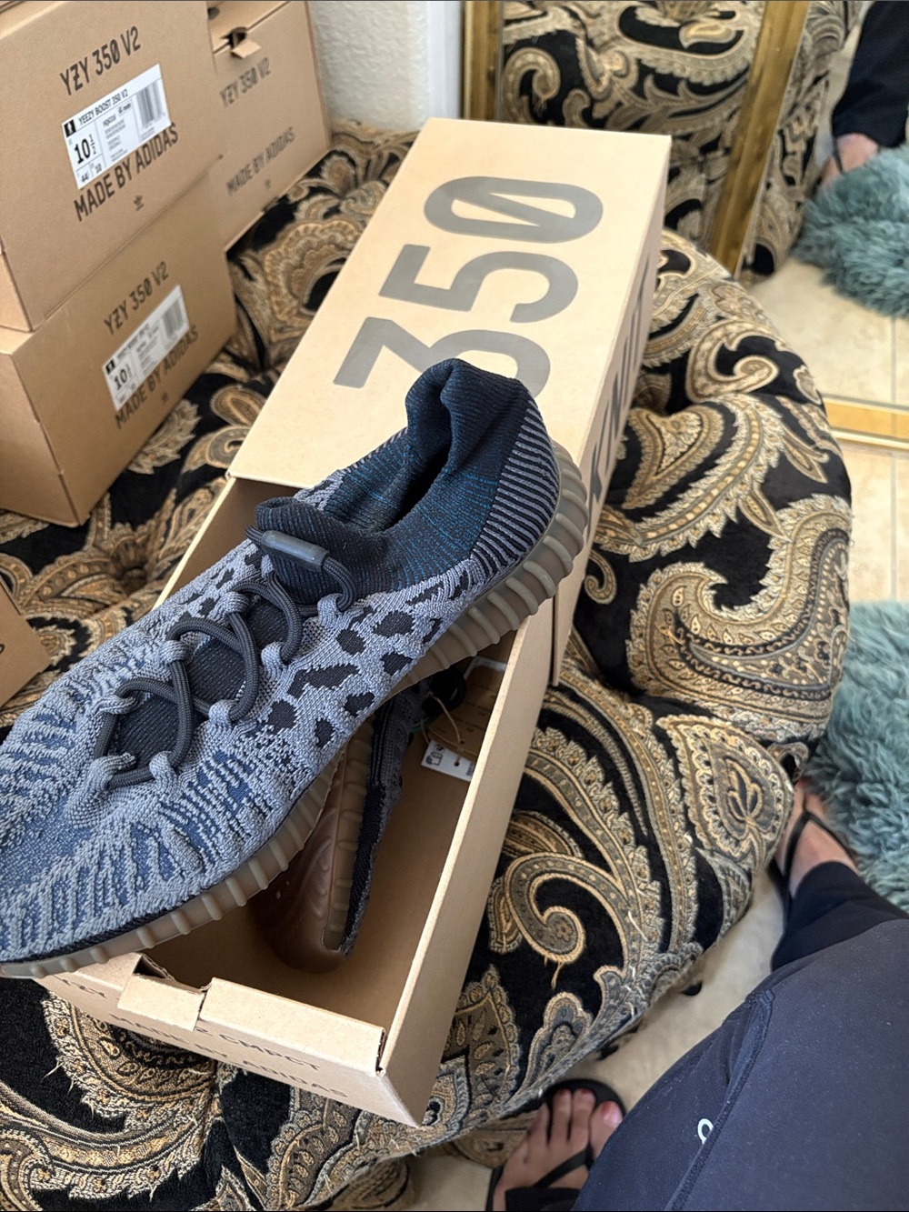Yeezy 350 V2 slate blue Patterned Knit Sneaker